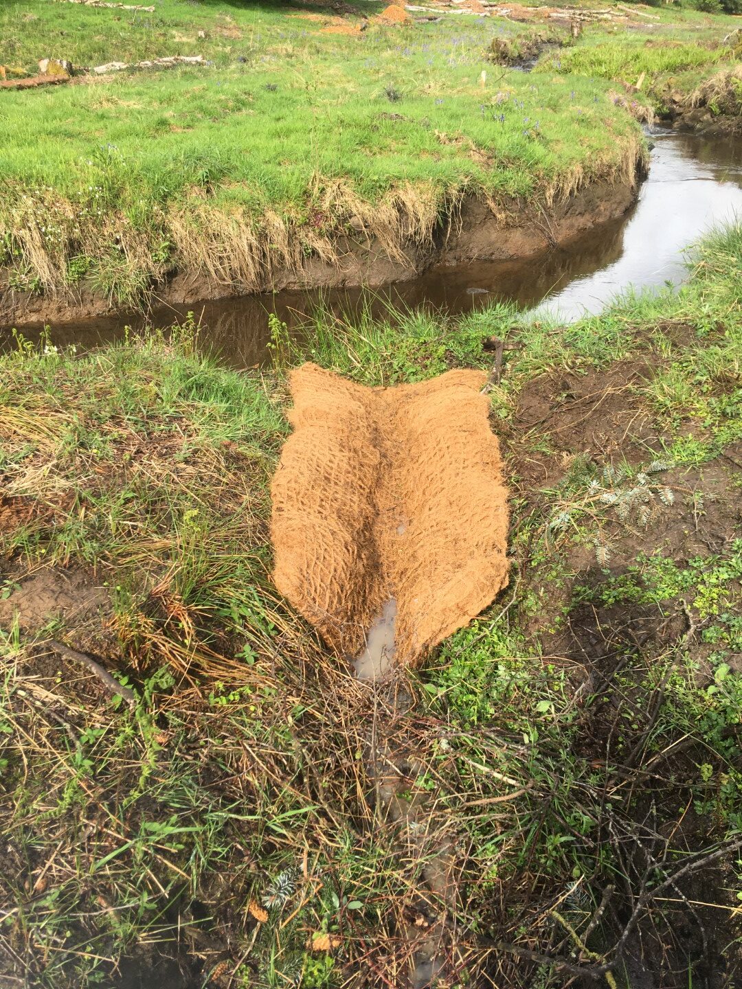 Lining ditches to prevent silt pollution on a59 (Large)